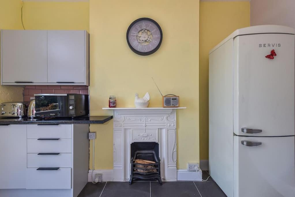 Traditional 3-Bed Property In Pontcanna With Parking 카디프 외부 사진