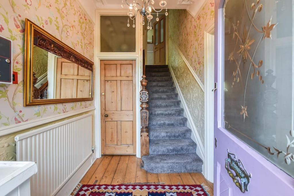 Traditional 3-Bed Property In Pontcanna With Parking 카디프 외부 사진