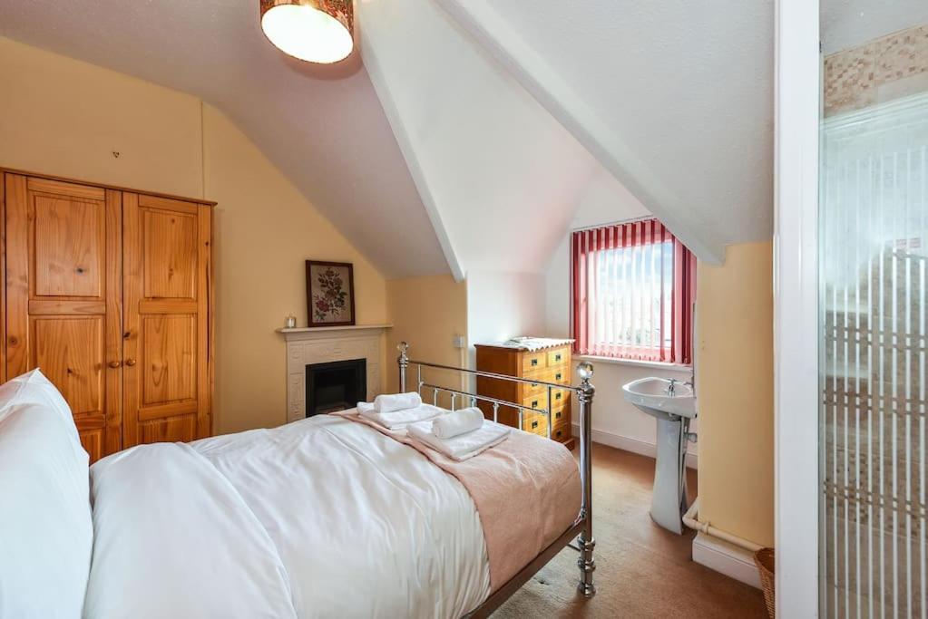 Traditional 3-Bed Property In Pontcanna With Parking 카디프 외부 사진