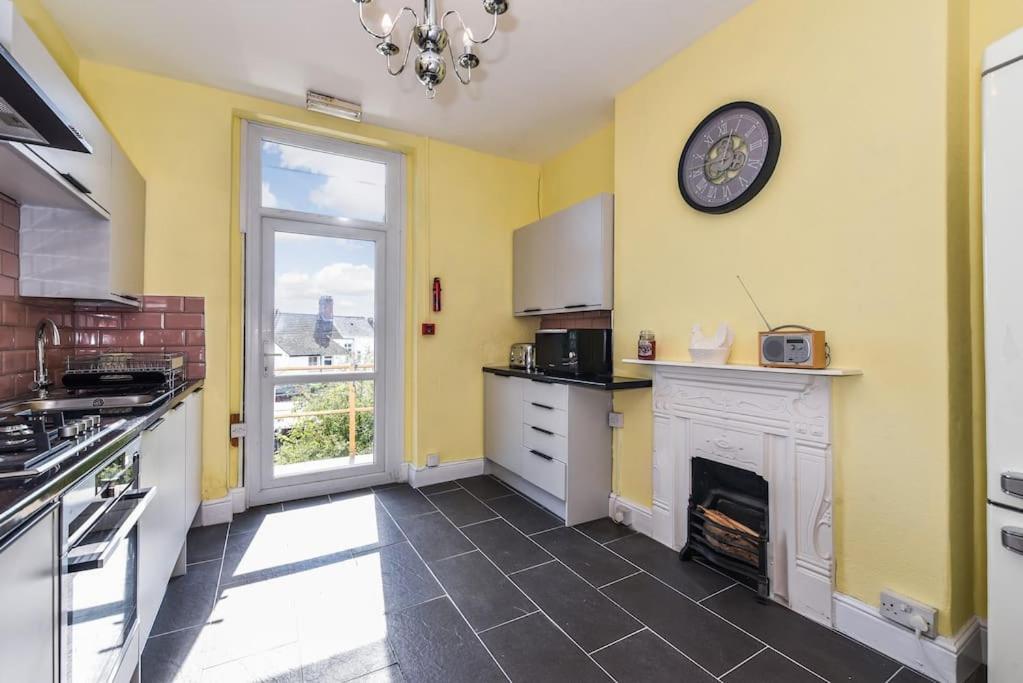 Traditional 3-Bed Property In Pontcanna With Parking 카디프 외부 사진