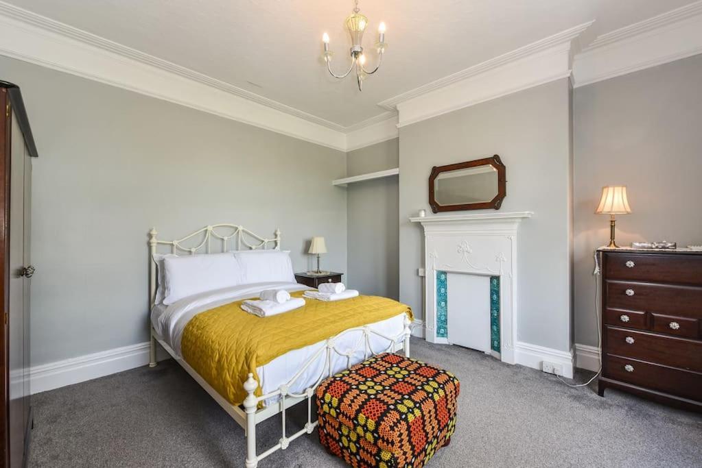 Traditional 3-Bed Property In Pontcanna With Parking 카디프 외부 사진